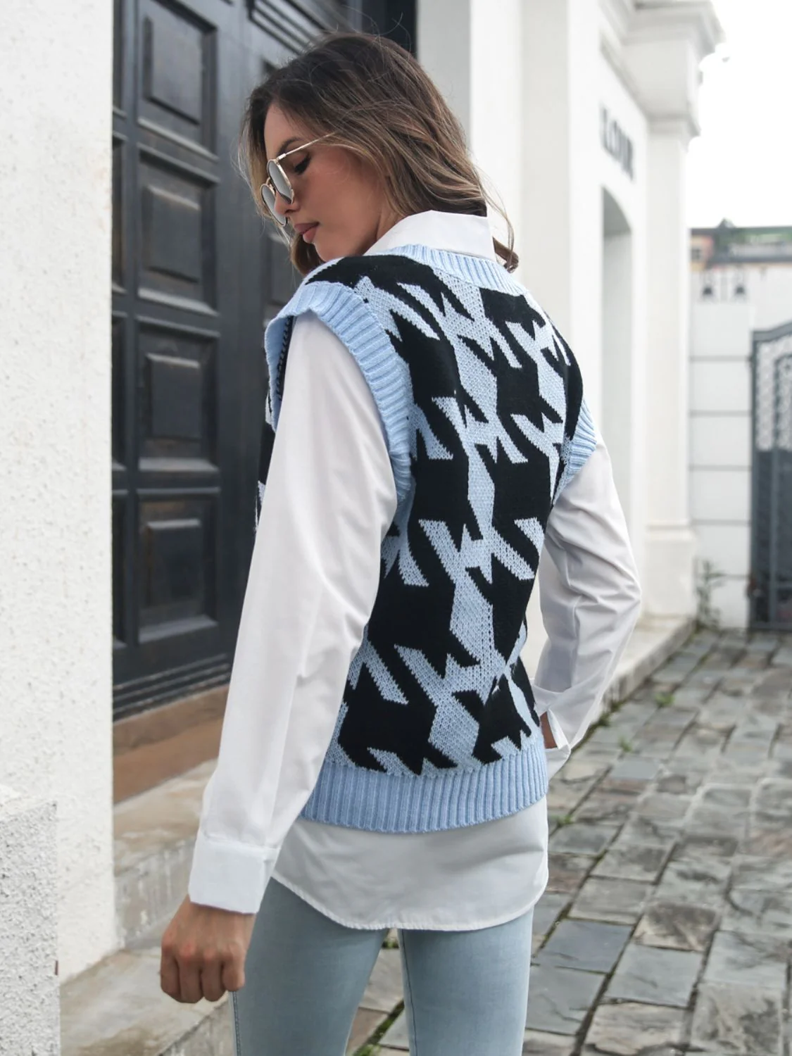 Houndstooth V-Neck Sweater Vest - Image 12