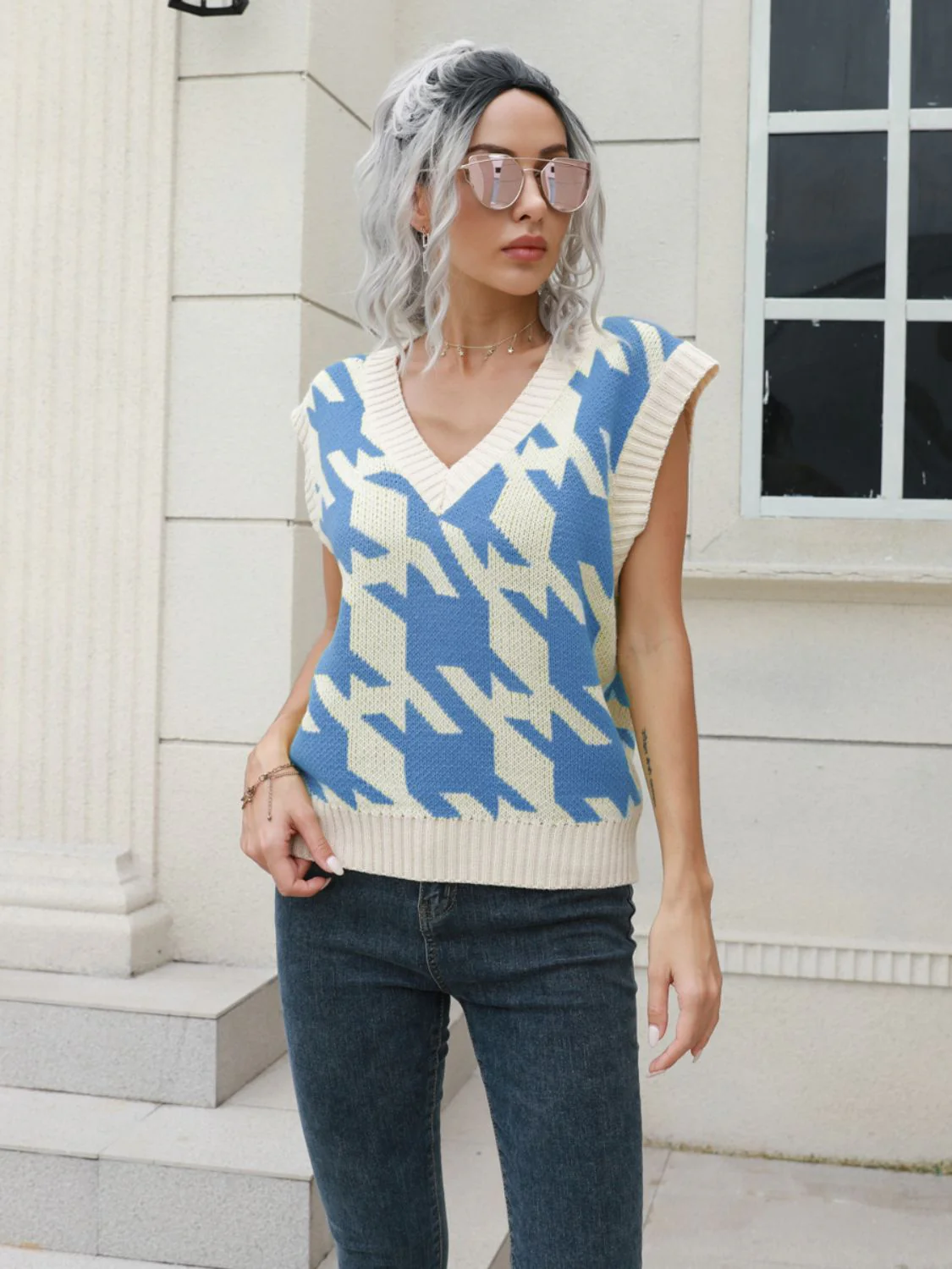 Houndstooth V-Neck Sweater Vest - Image 5