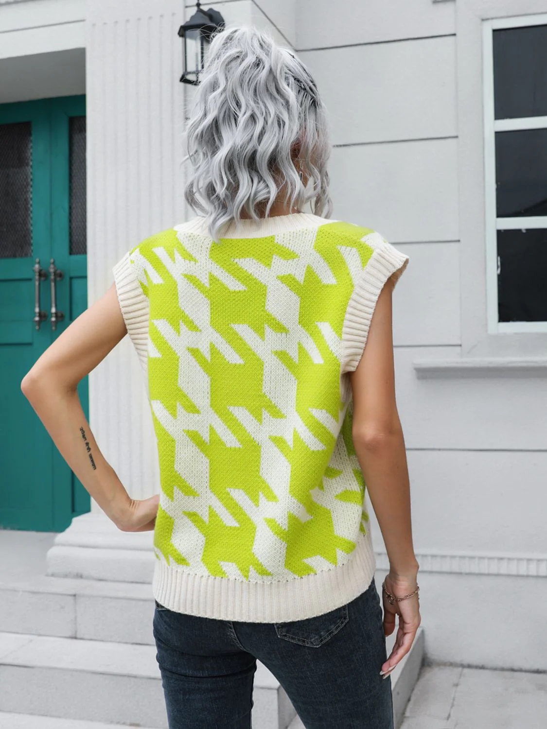 Houndstooth V-Neck Sweater Vest - Image 9