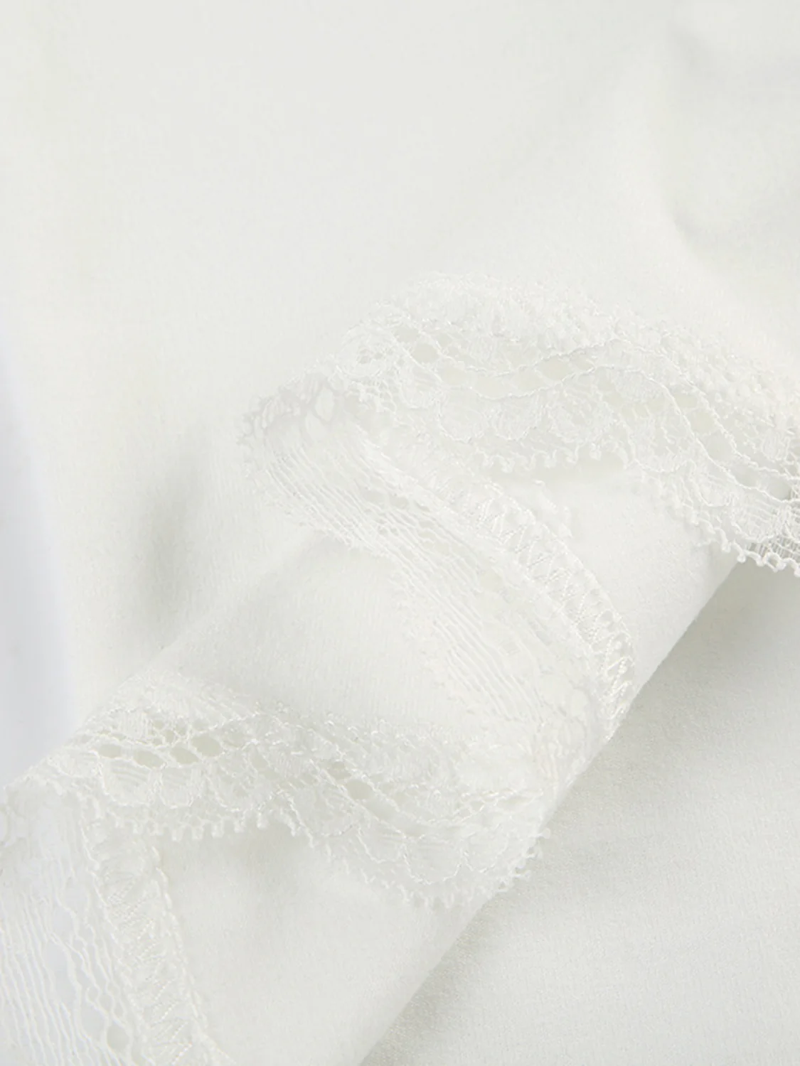 Lace Detail Sweetheart Neck Short Sleeve T-Shirt - Image 7