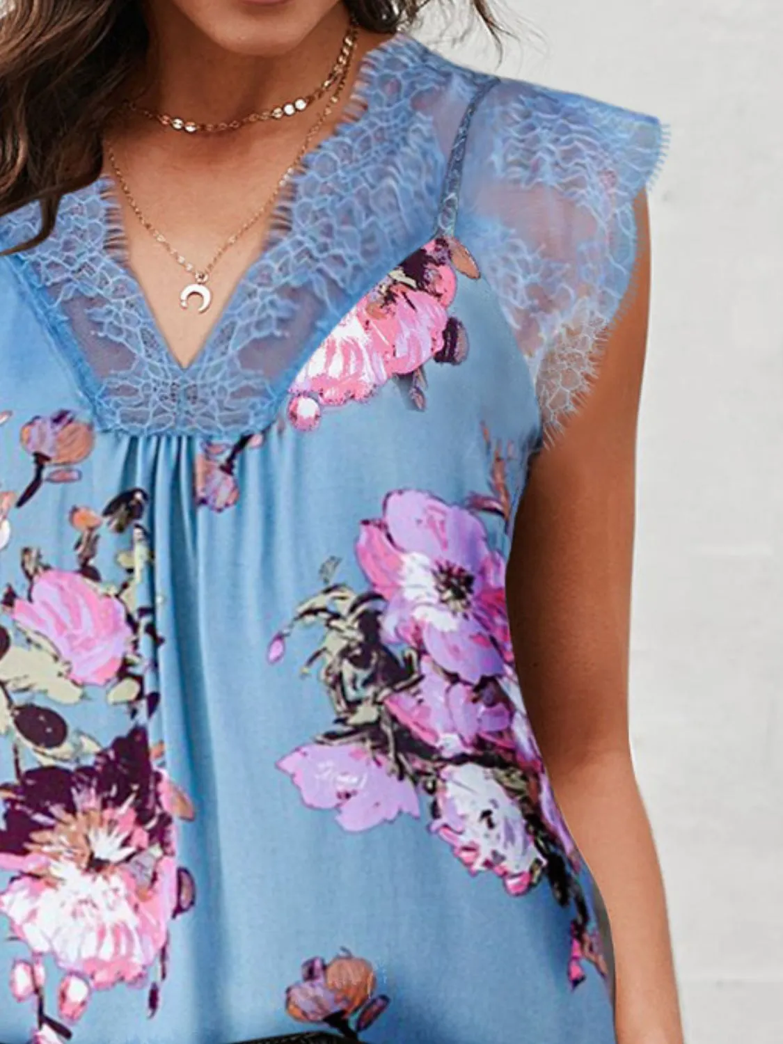 Lace Detail V-Neck Tank - Image 11