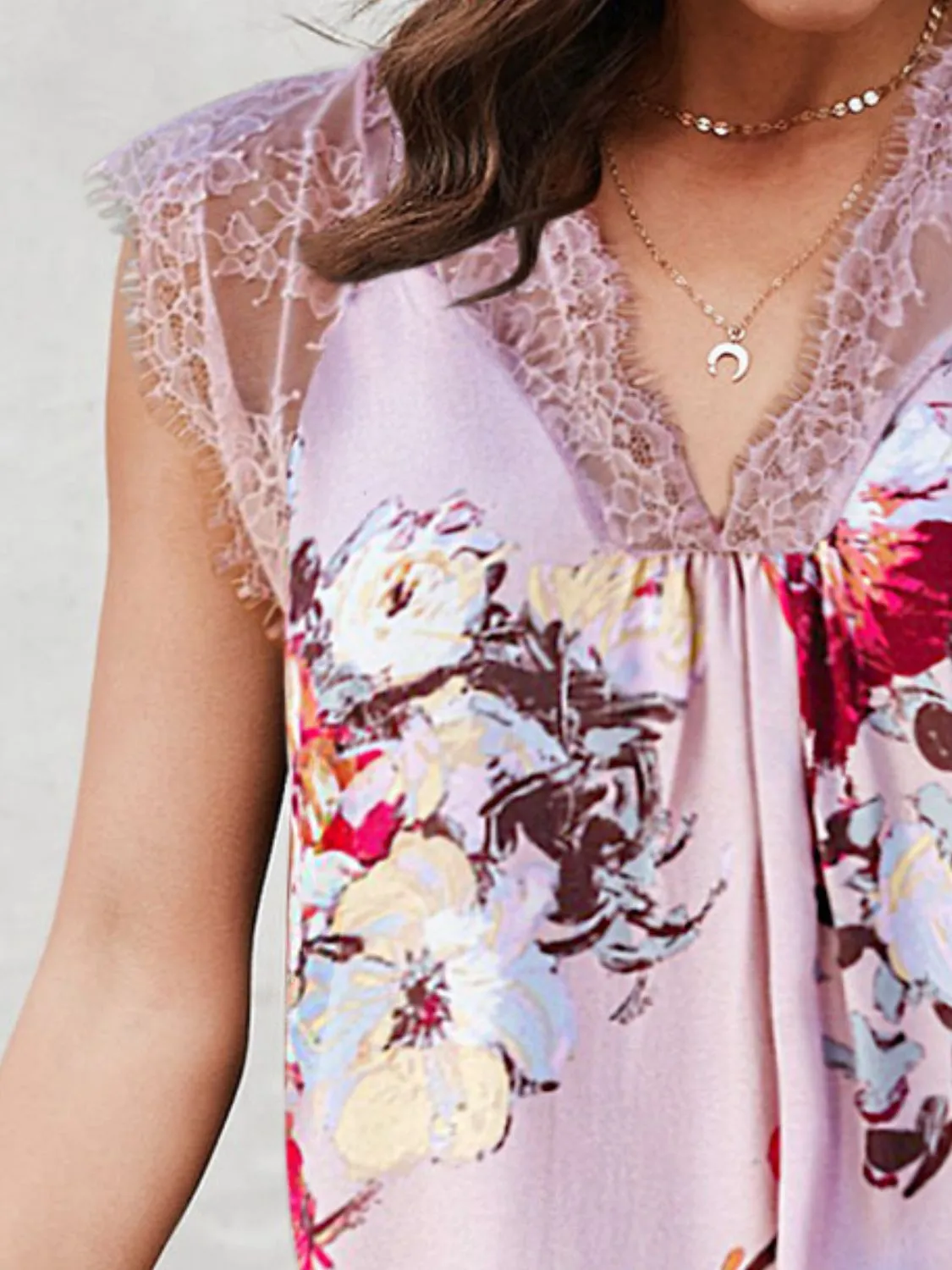 Lace Detail V-Neck Tank - Image 14