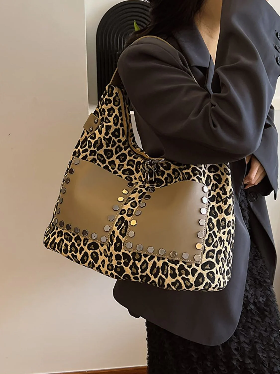 Leopard Polyester Shoulder Bag with Zippers - Image 12