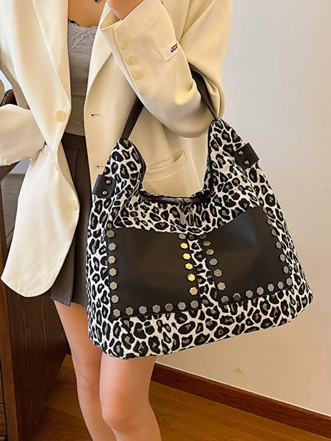 Leopard Polyester Shoulder Bag with Zippers - Image 4