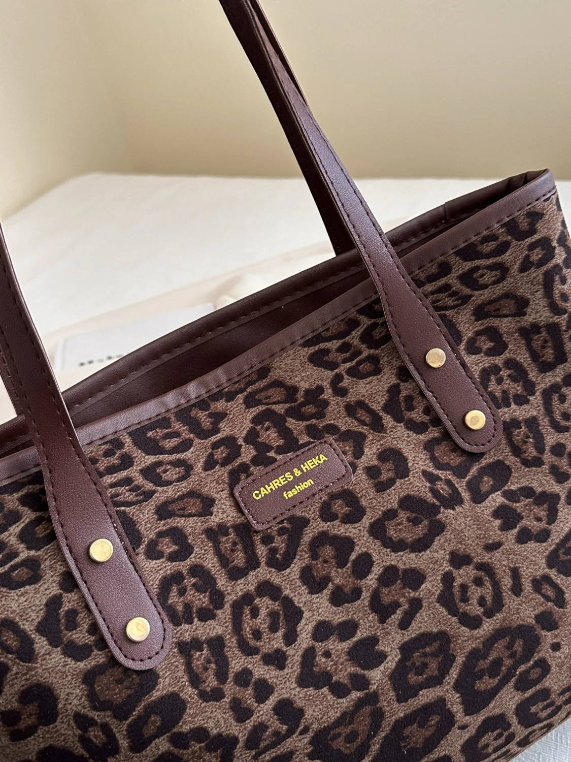 Leopard Polyester Tote Bag - Image 5
