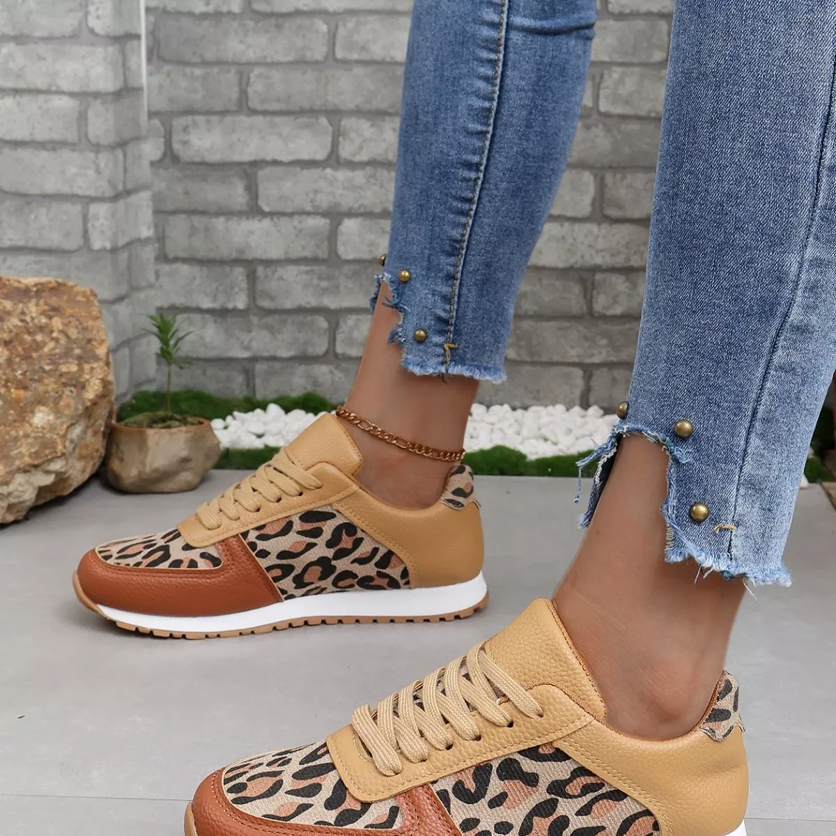 Leopard Print Casual Sneakers - Image 4