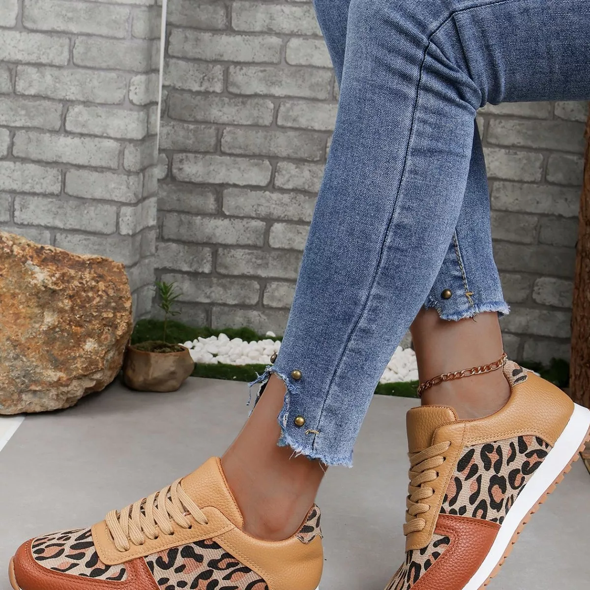 Leopard Print Casual Sneakers - Image 5