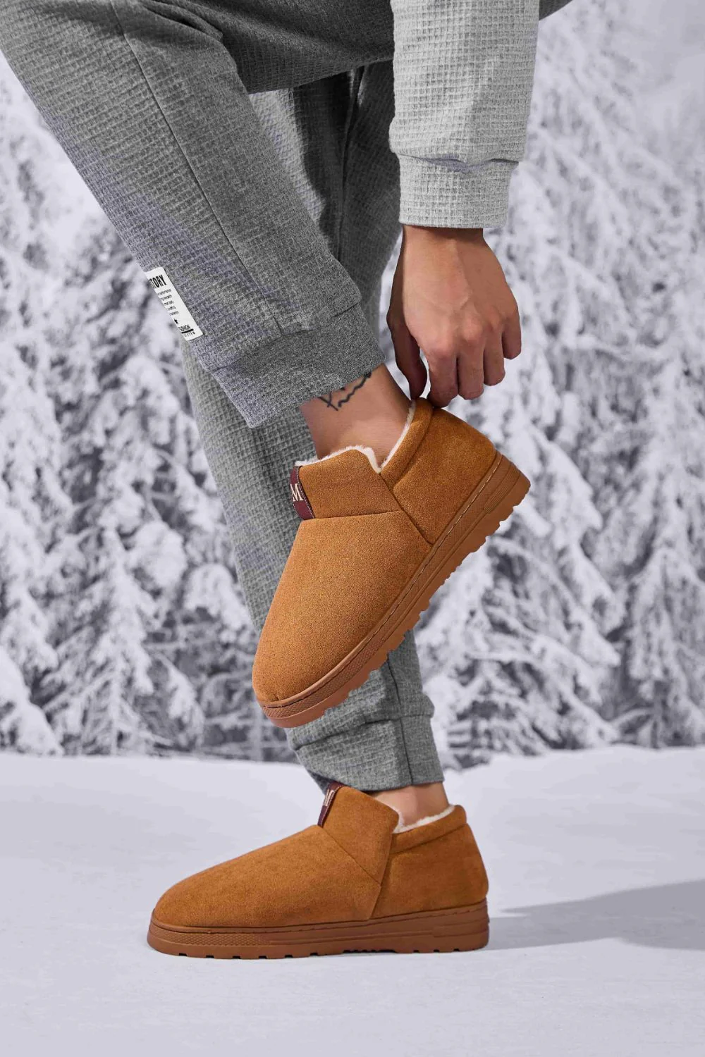Letter M Suede Round Toe Slippers - Image 3
