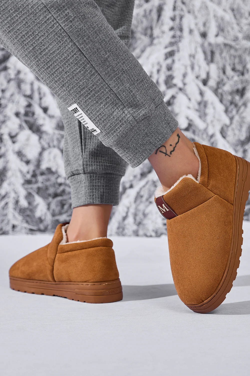 Letter M Suede Round Toe Slippers - Image 4