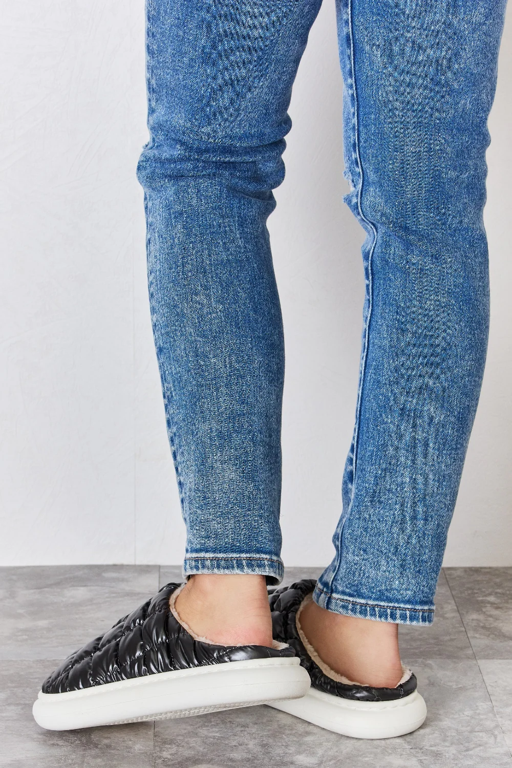 Melody Puffer Plush Slippers - Image 5