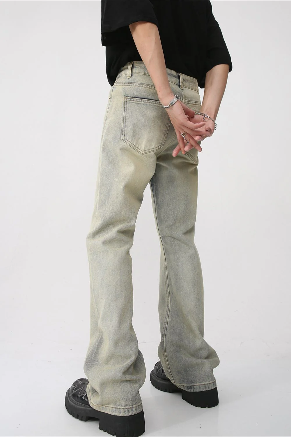 Mid Rise Jeans with Pockets - Image 4