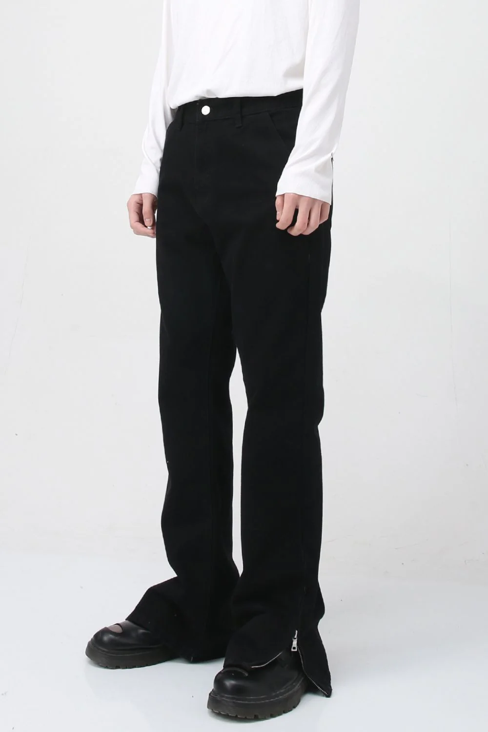 Mid Rise Jeans with Pockets - Image 2
