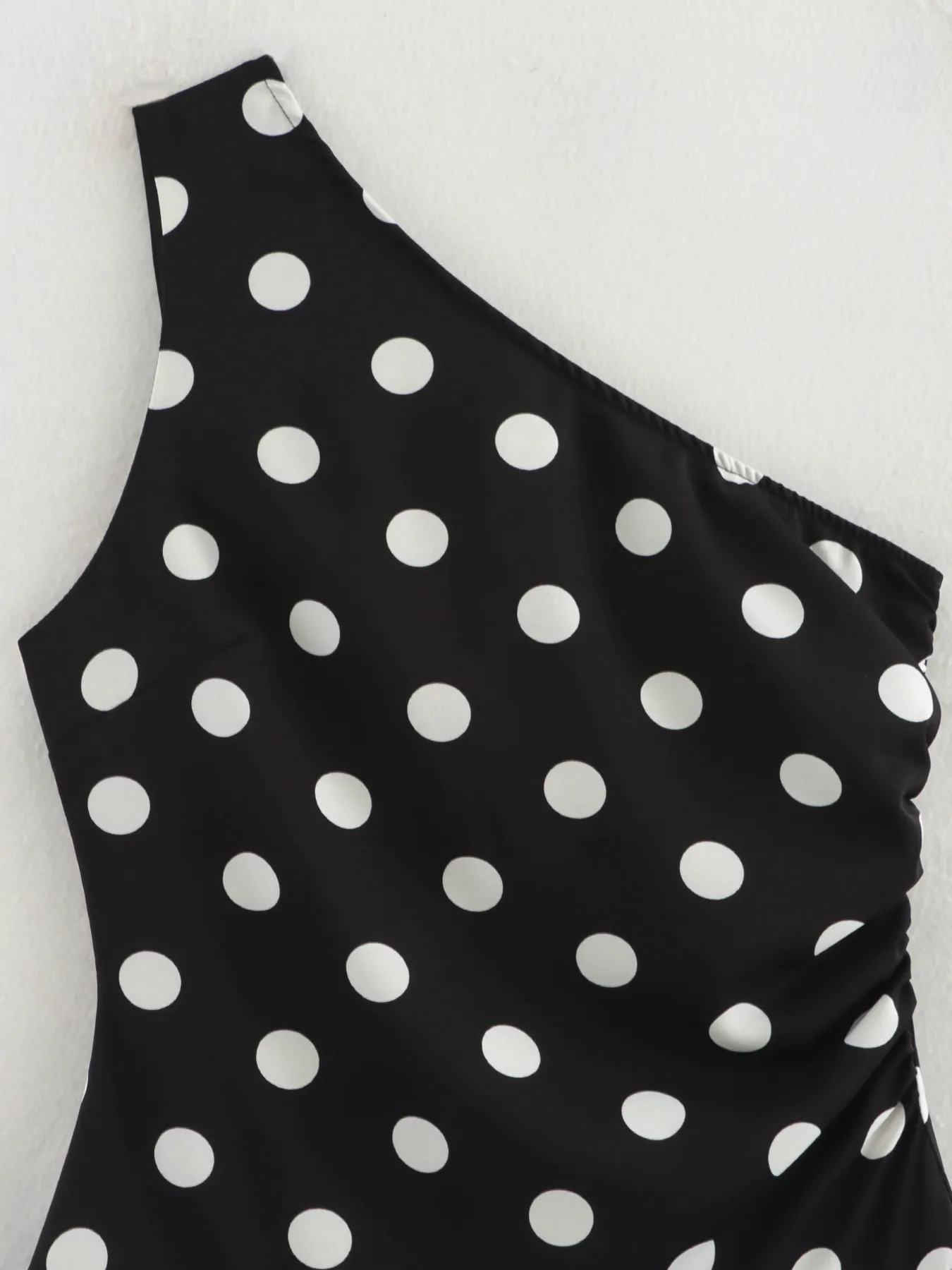 One-Shoulder Polka Dot Mini Dress - Image 5