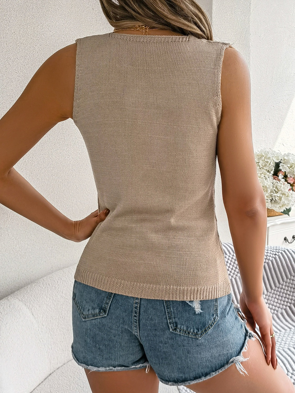 Openwork V-Neck Knit Vest - Image 17