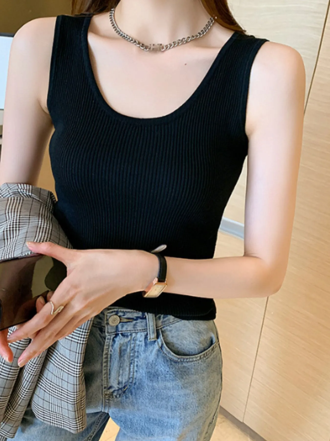 Plus Size Ribbed Scoop Neck Tank - Image 12