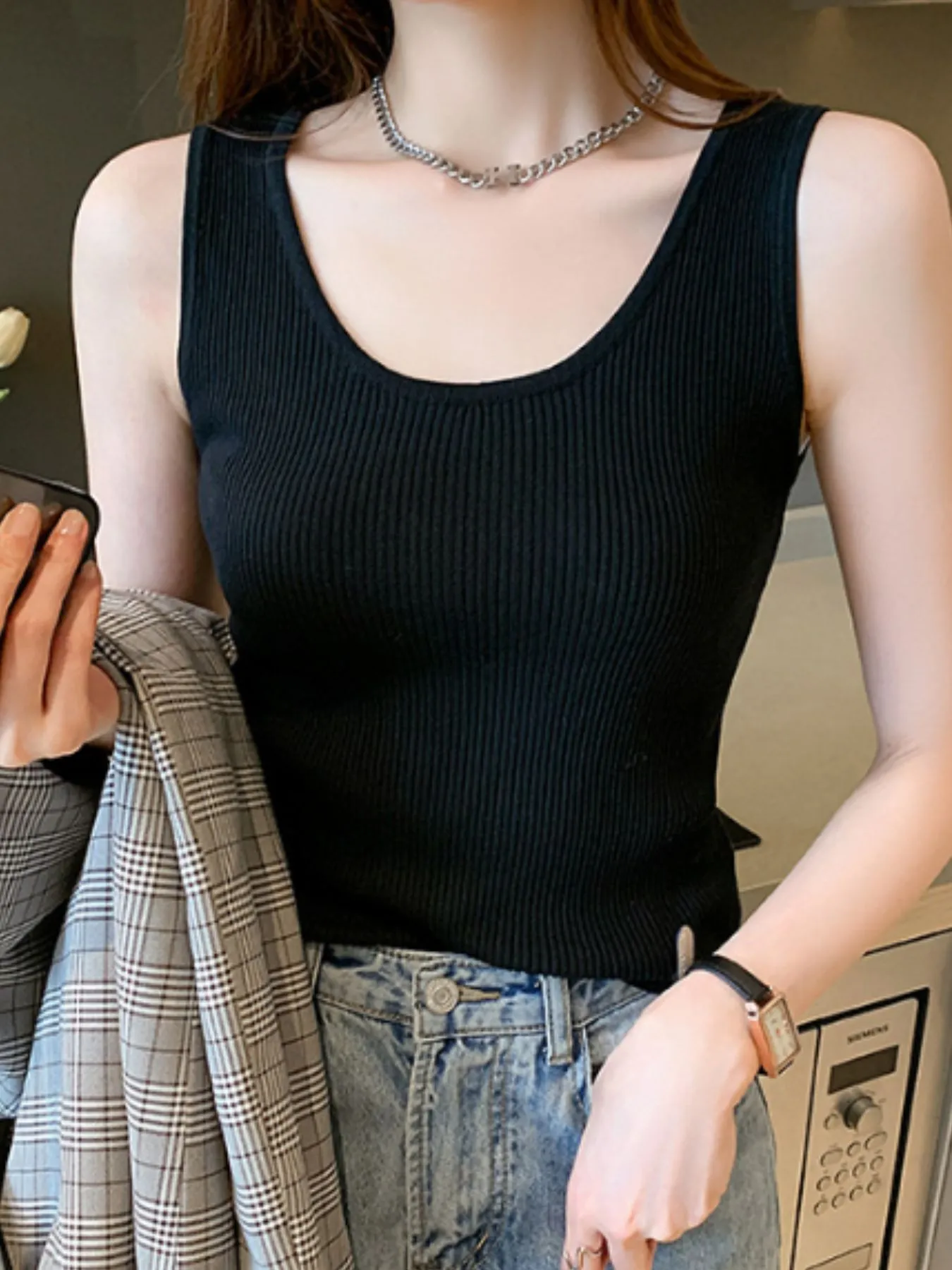 Plus Size Ribbed Scoop Neck Tank - Image 16