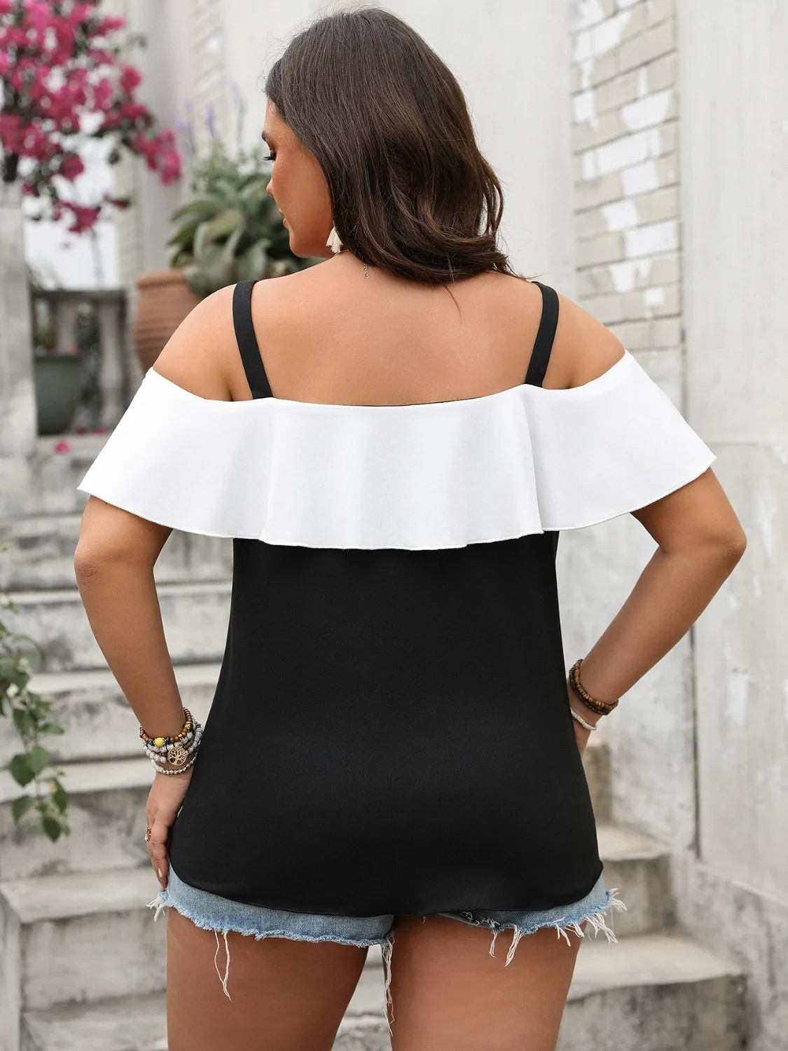 Plus Size Ruffled Contrast Short Sleeve Blouse - Image 2
