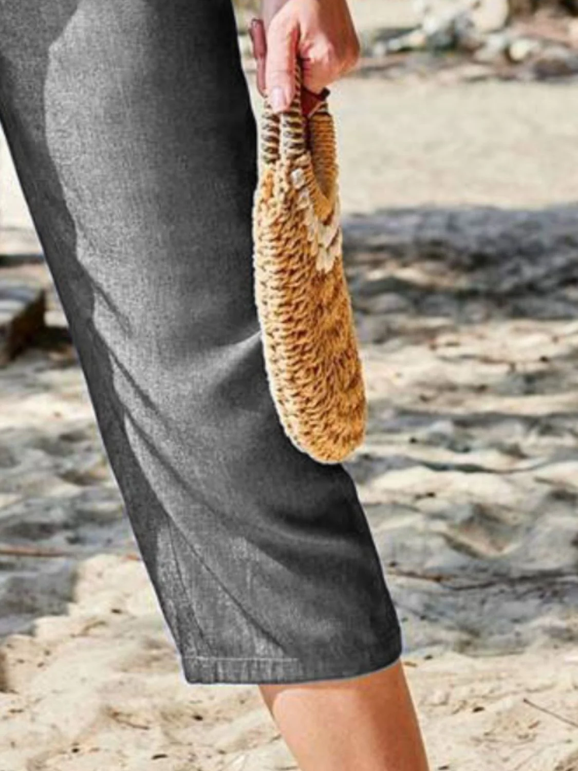Pocketed Elastic Waist Capris - Image 3