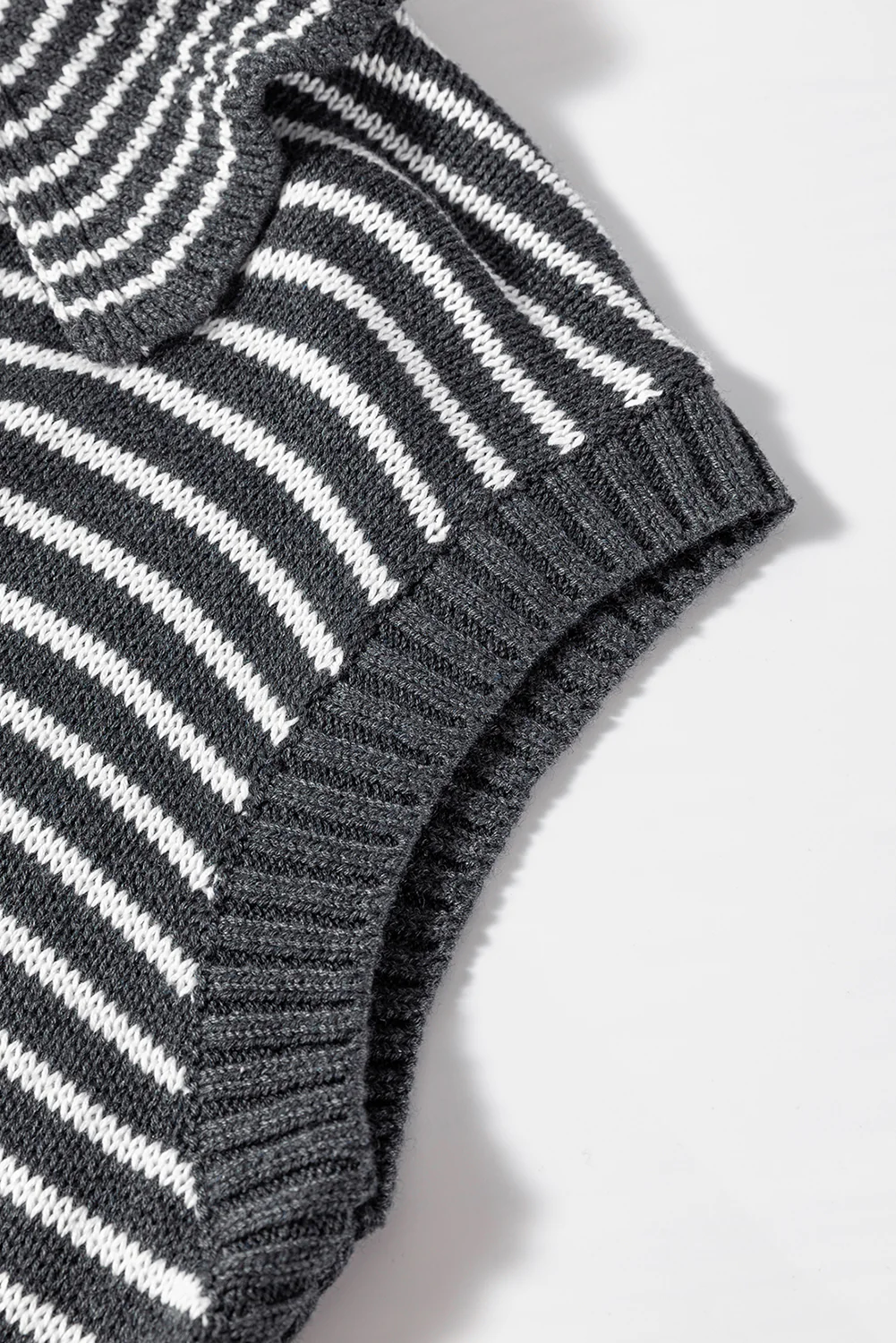 Pocketed Striped Johnny Collar Sweater Vest - Image 5