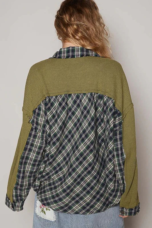 POL Plaid Button Down Shirt with Chest Pockets - Image 2