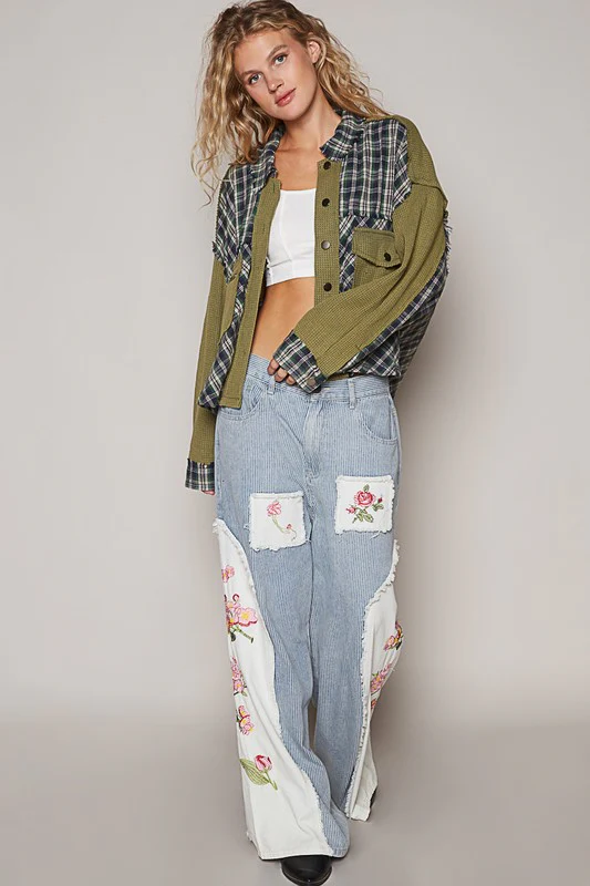 POL Plaid Button Down Shirt with Chest Pockets - Image 4