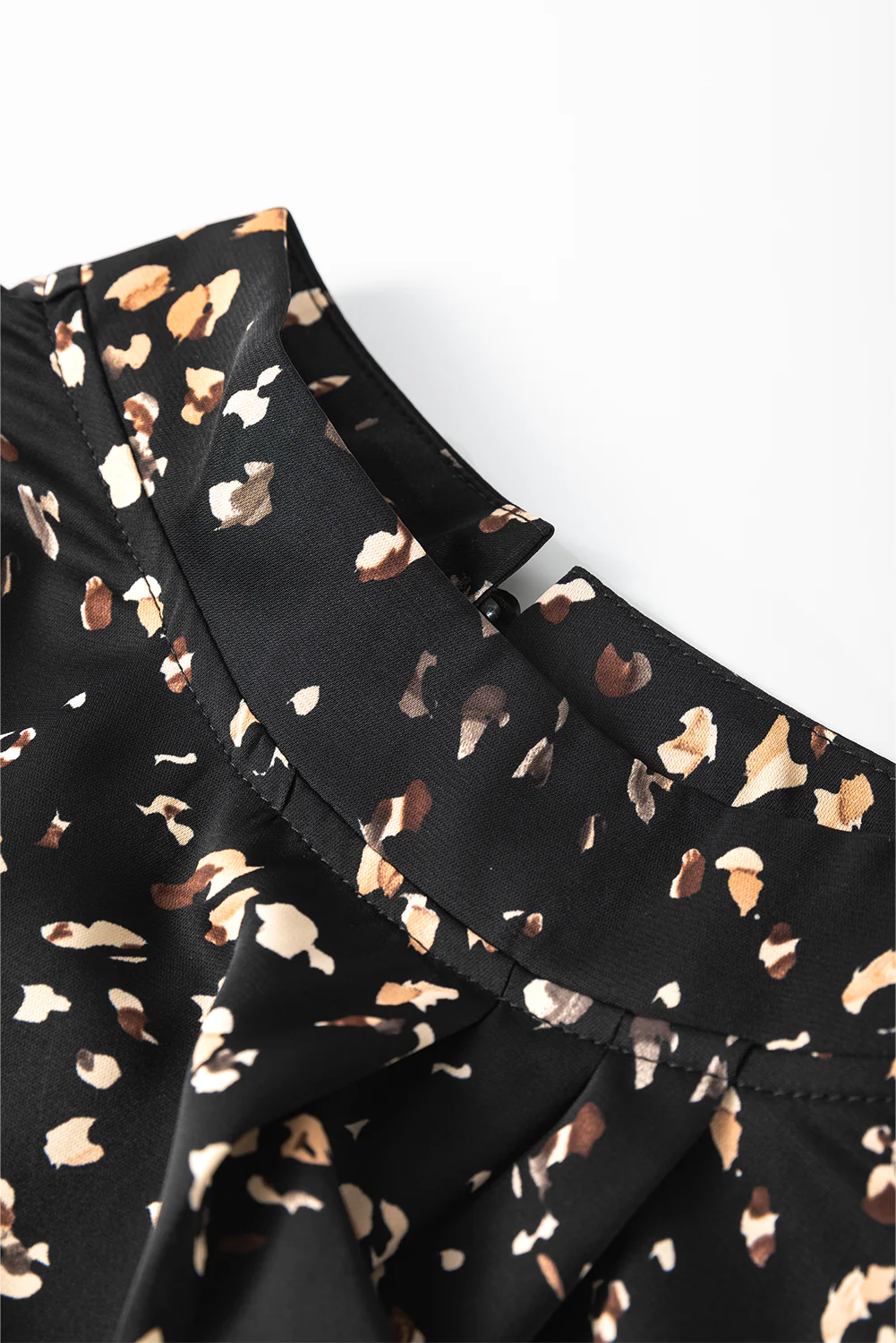 Printed Mock Neck Balloon Sleeve Blouse - Image 15
