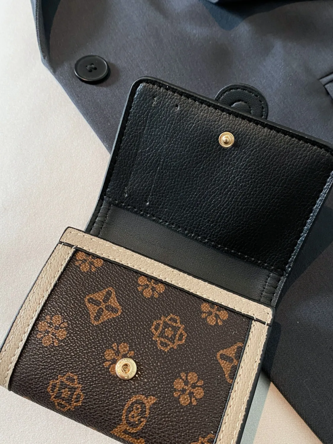 Printed PU Leather Wallet - Image 2