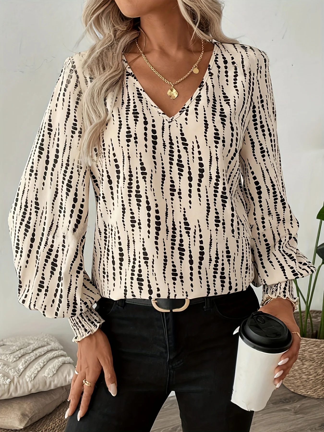 Printed V-Neck Lantern Sleeve Blouse - Image 3