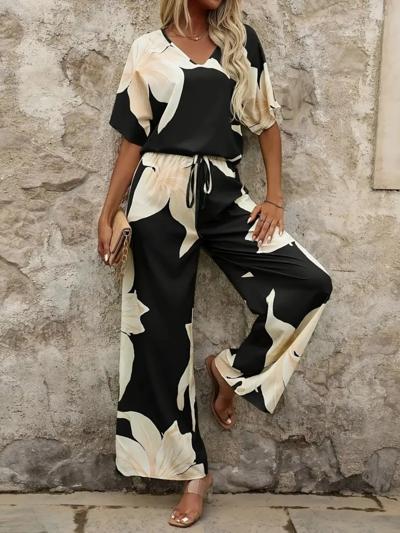 Printed V-Neck Top and Pants Set - Image 4