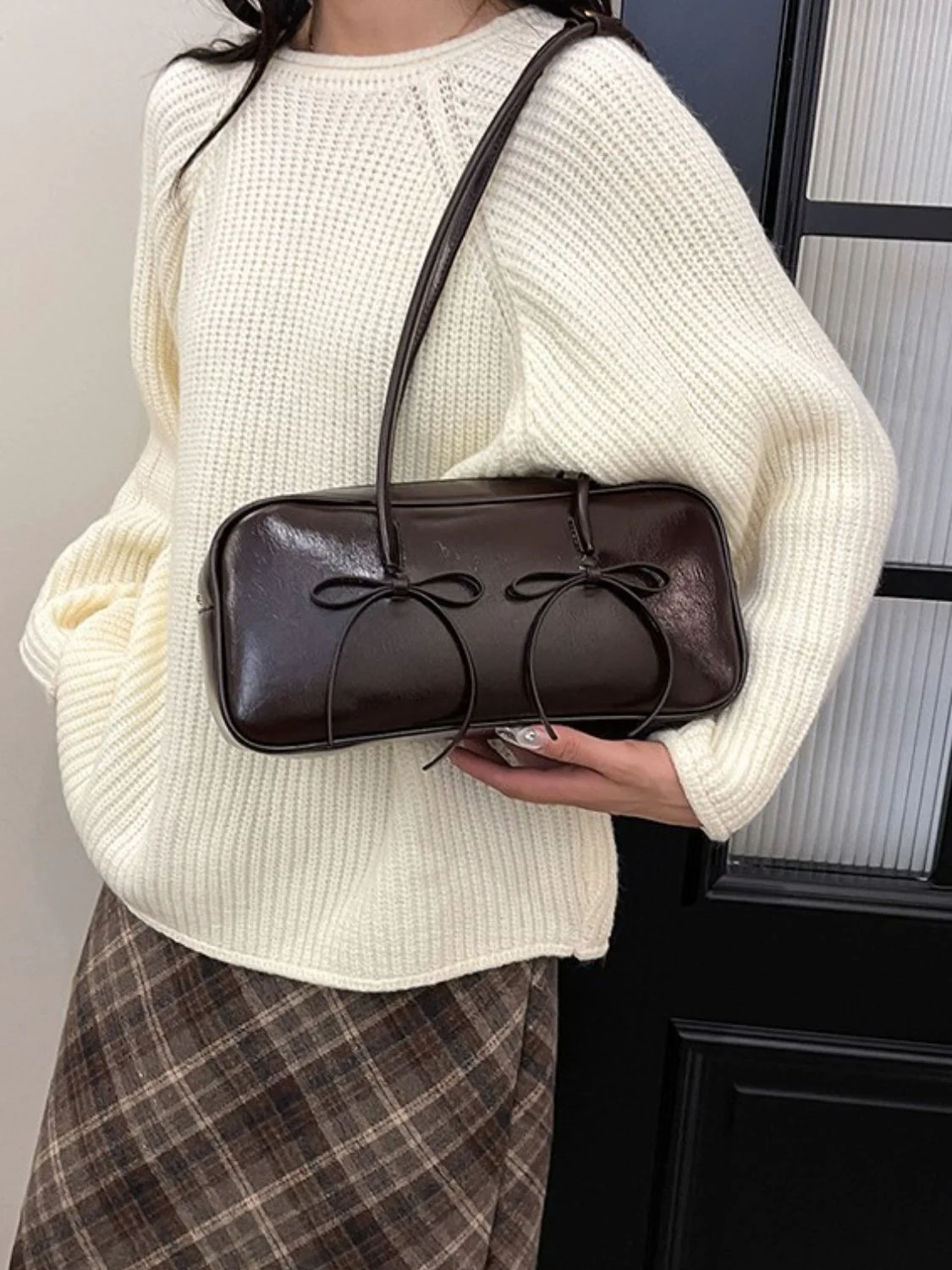 PU Leather Bow Trim Shoulder Bag - Image 7