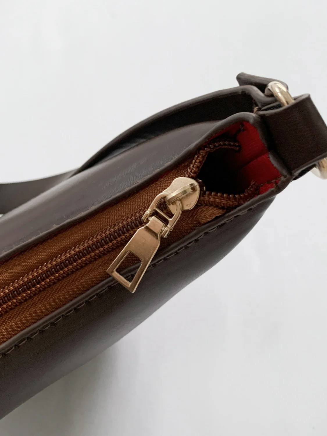PU Leather Shoulder Bag with EarPods Bag - Image 12