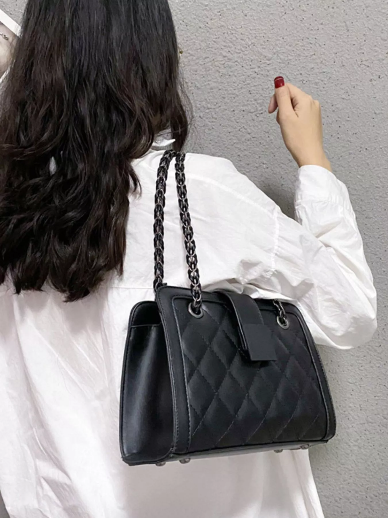 Quilted Chain Strap Shoulder Bag - Image 3