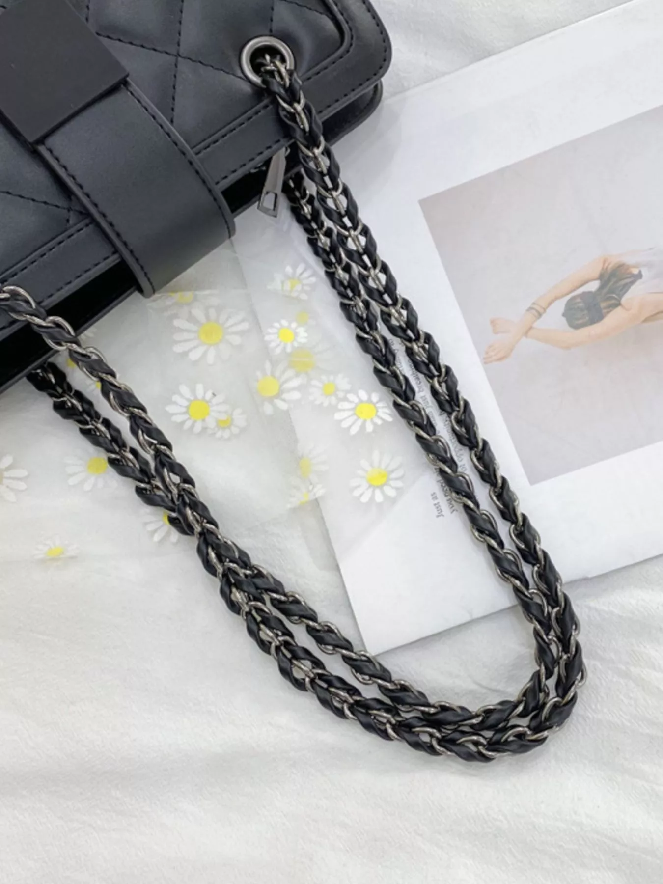 Quilted Chain Strap Shoulder Bag - Image 7