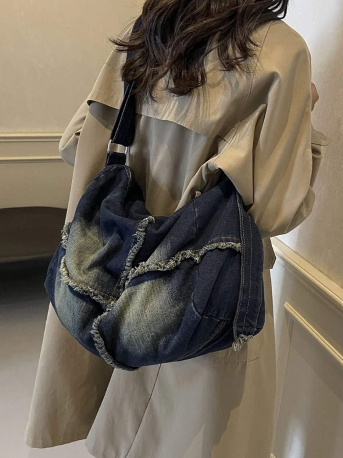 Raw Hem Gradient Crossbody Bag - Image 17