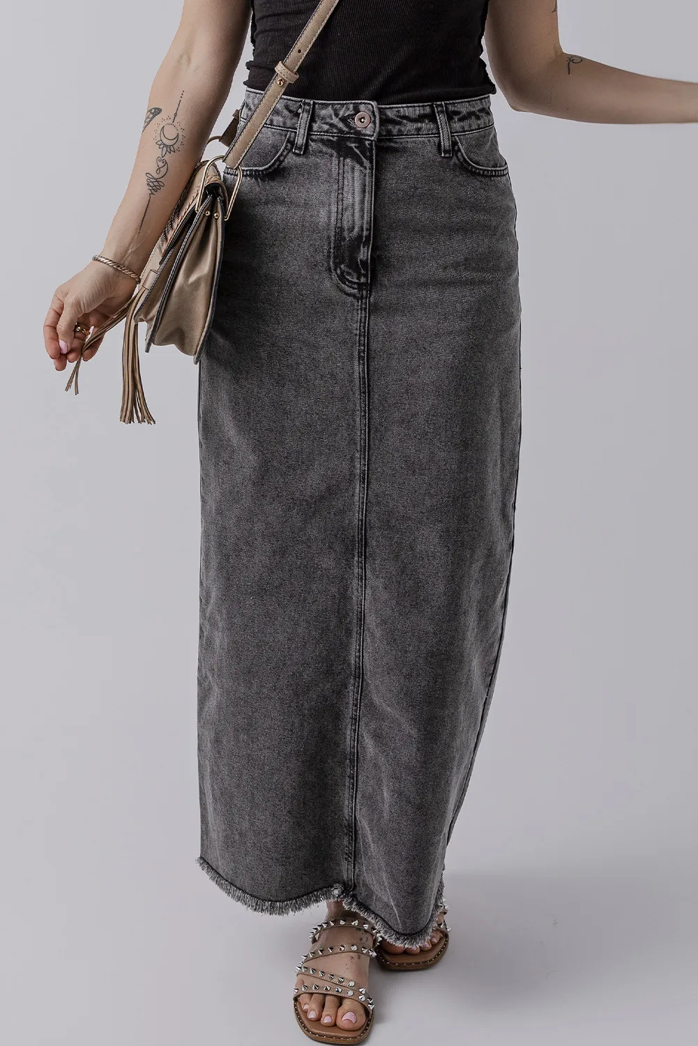 Raw Hem Midi Denim Skirt with Pockets - Image 3