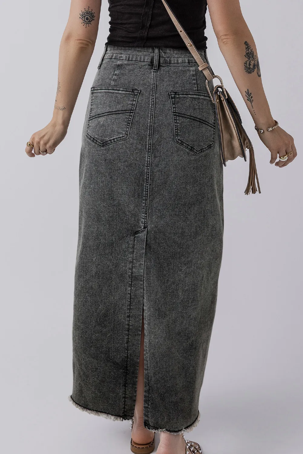 Raw Hem Midi Denim Skirt with Pockets - Image 5