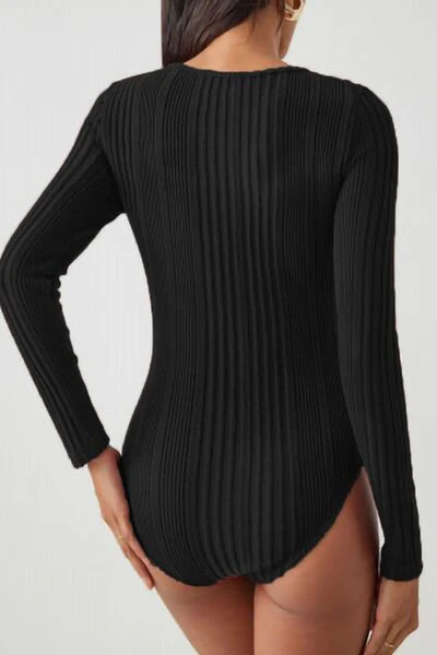 Ribbed Cutout Round Neck Bodysuit - Image 4