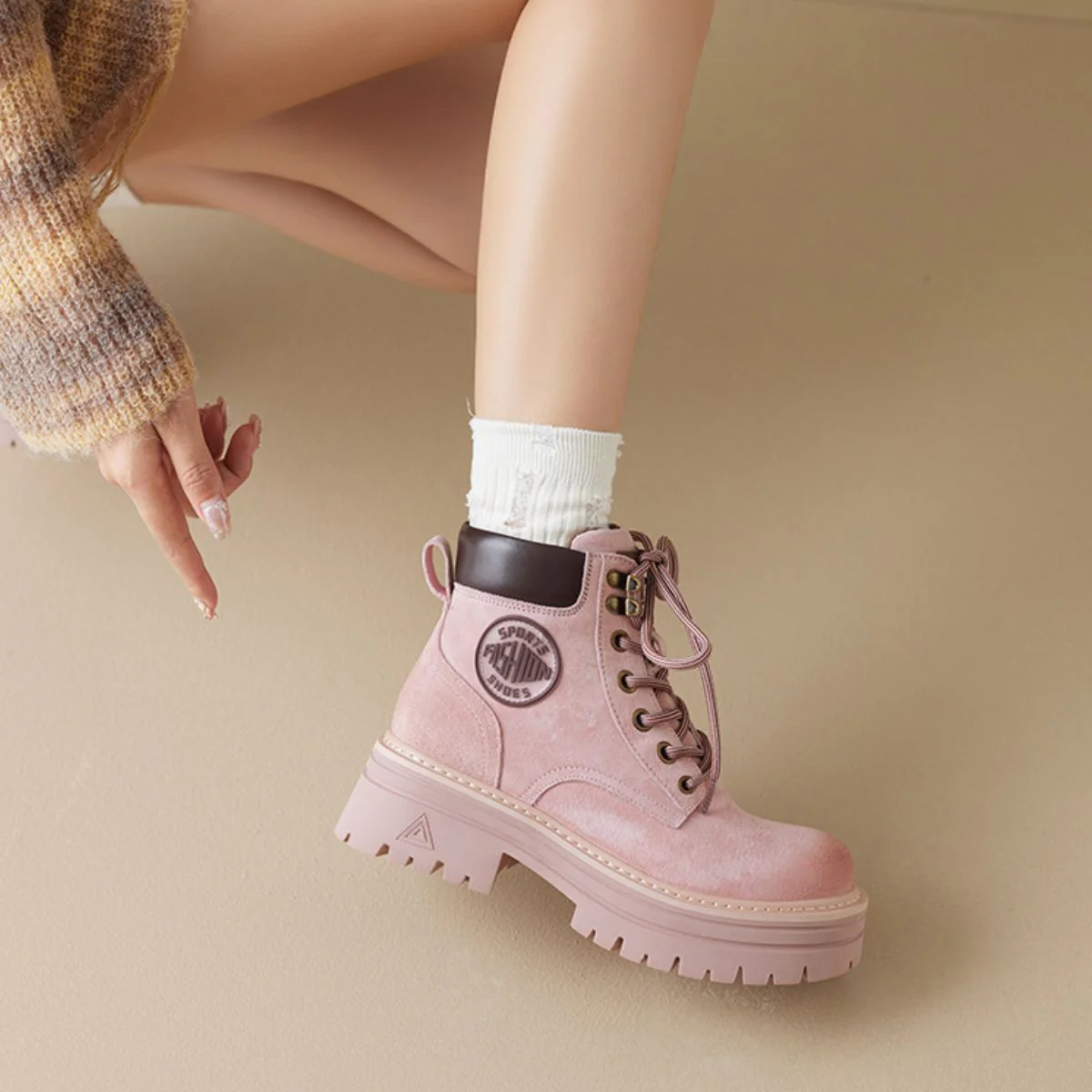 Round Toe Platform Lace Up Boots