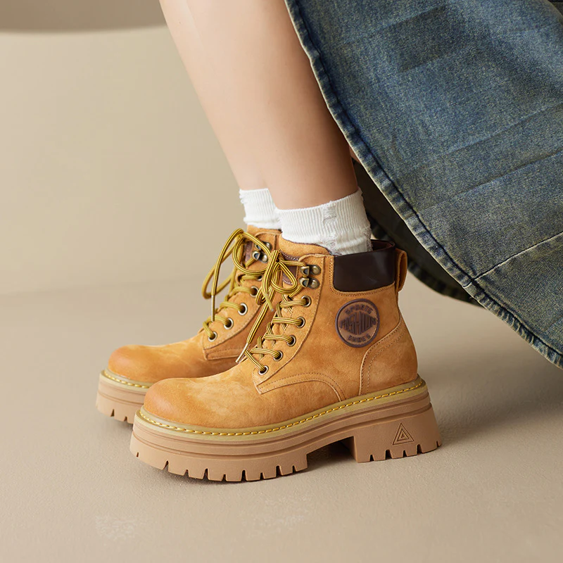 Round Toe Platform Lace Up Boots - Image 3