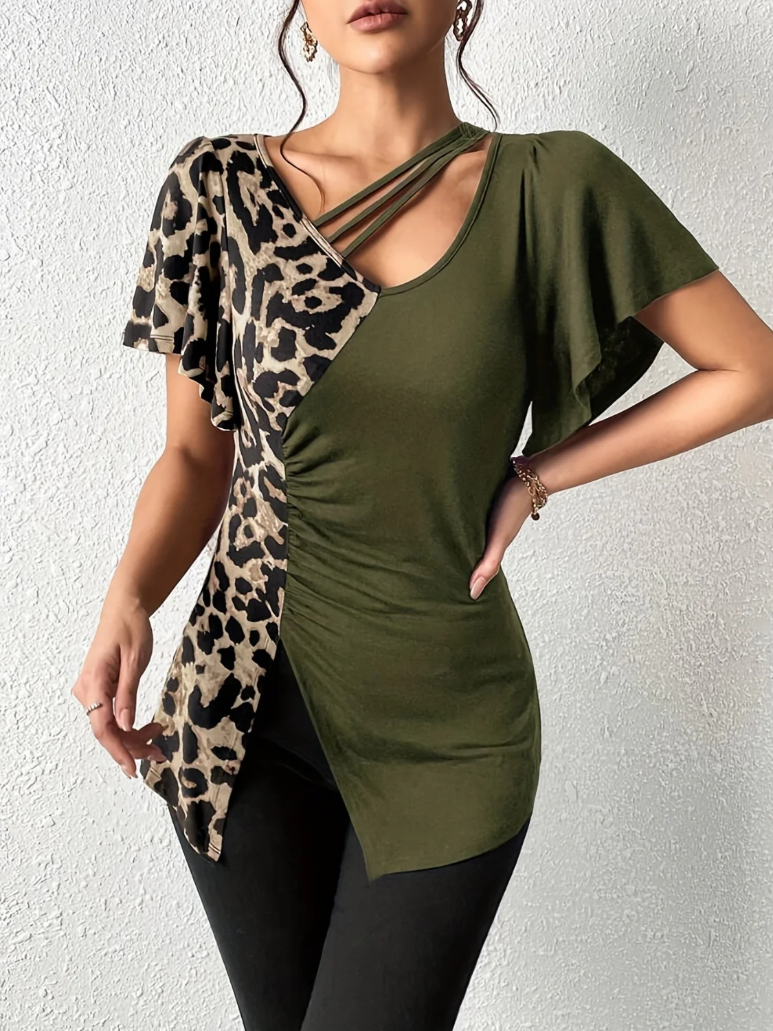Ruched Leopard Flutter Sleeve T-Shirt - Image 3