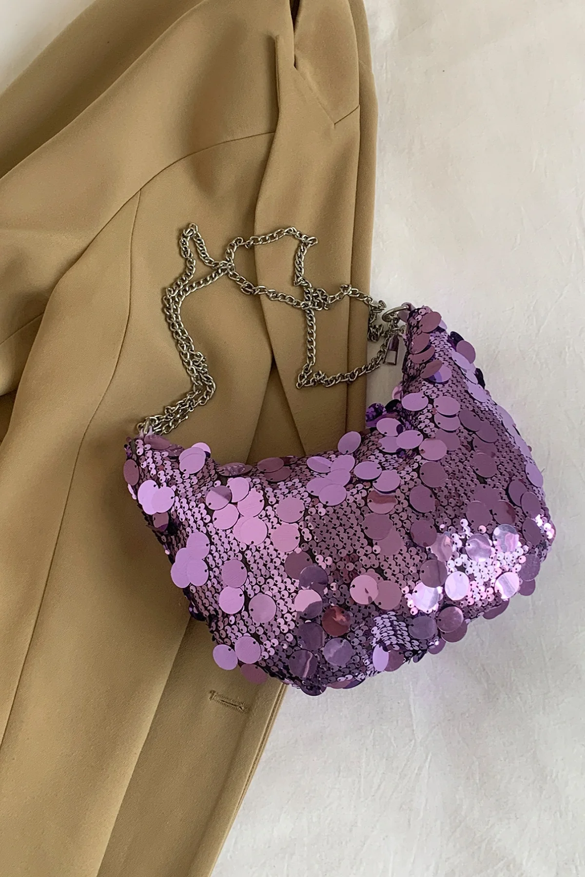 Sequin Chain Crossbody Bag - Image 18