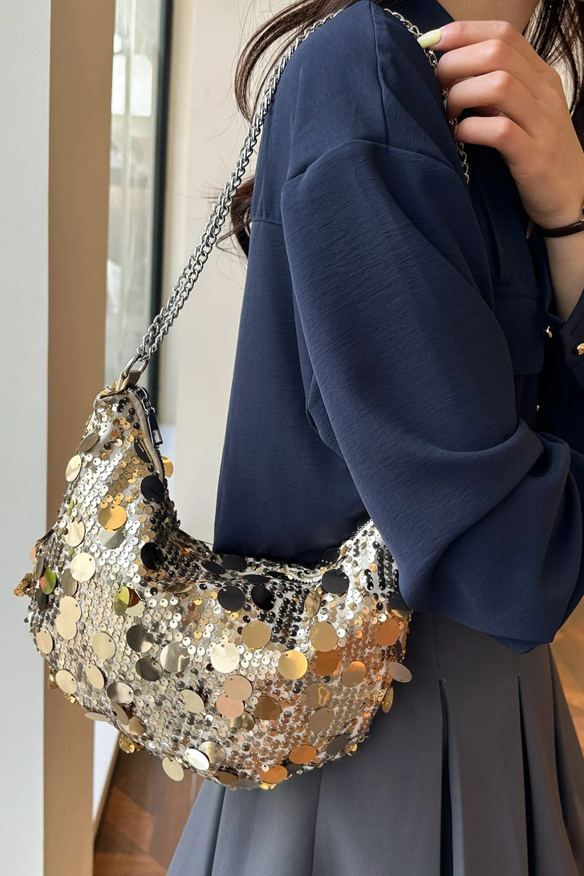 Sequin Chain Crossbody Bag - Image 19