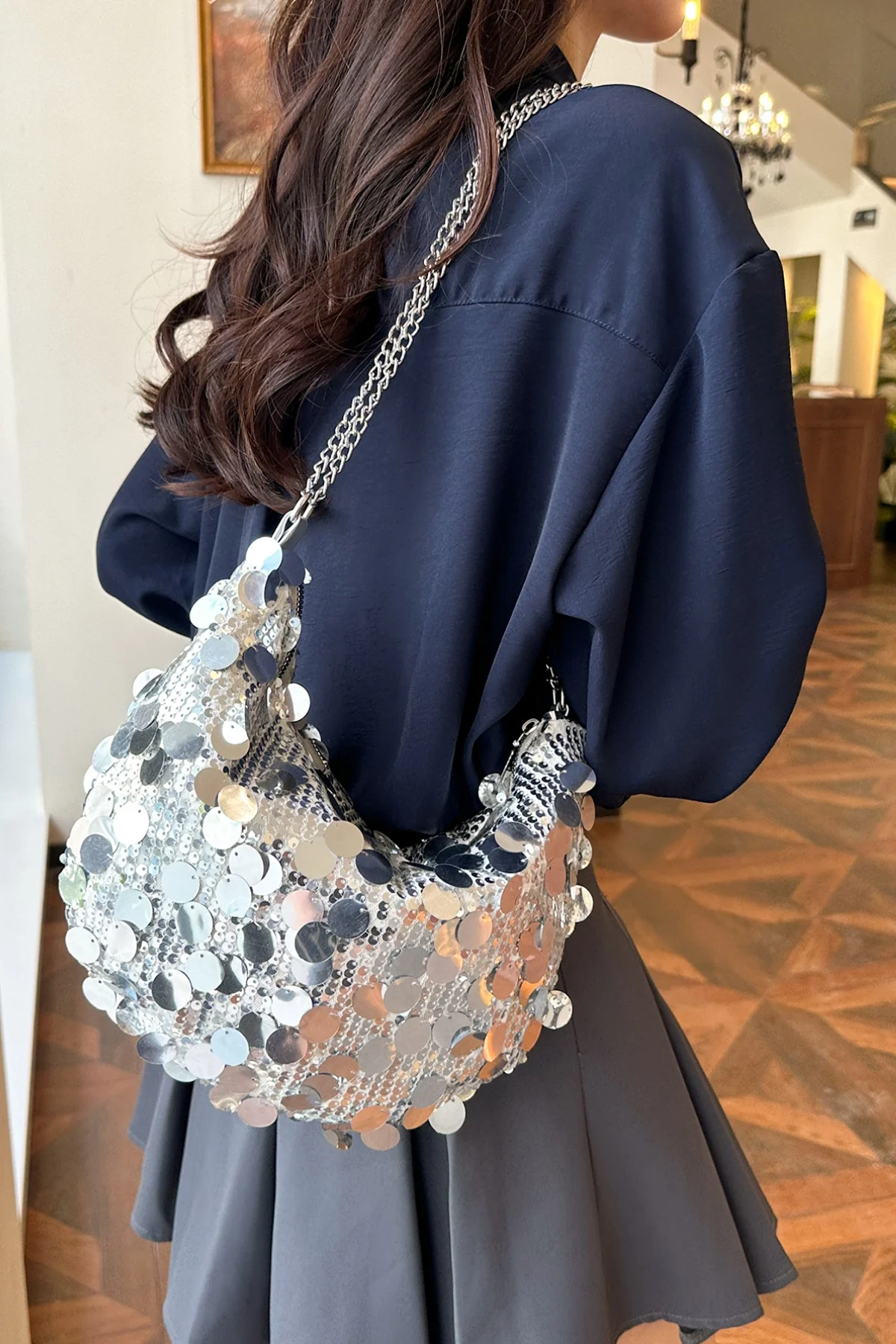 Sequin Chain Crossbody Bag - Image 8