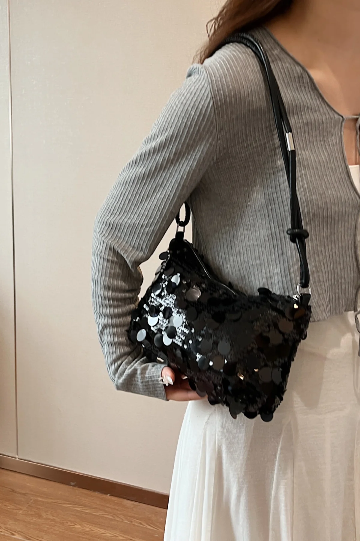 Sequin Knotted Straps Shoulder Bag - Image 16