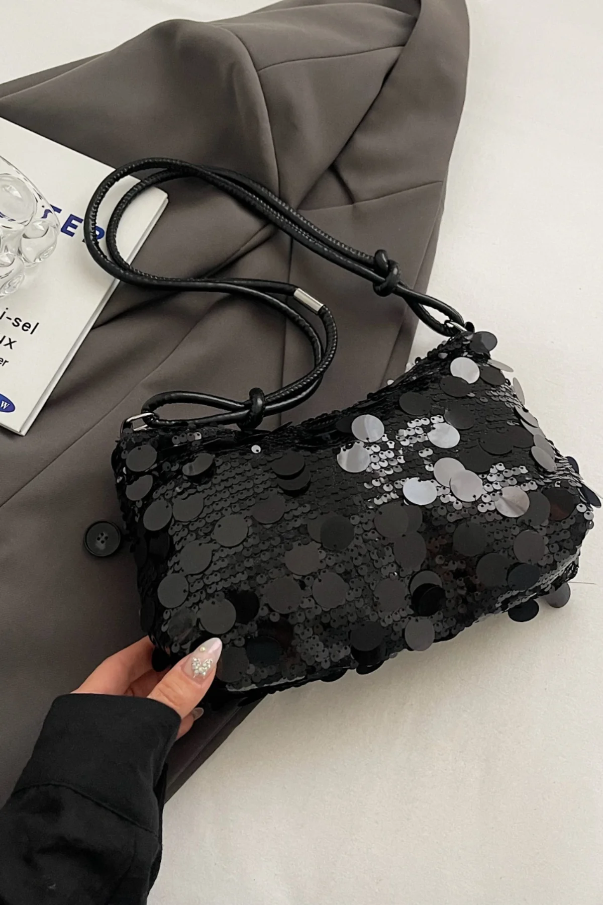 Sequin Knotted Straps Shoulder Bag - Image 17