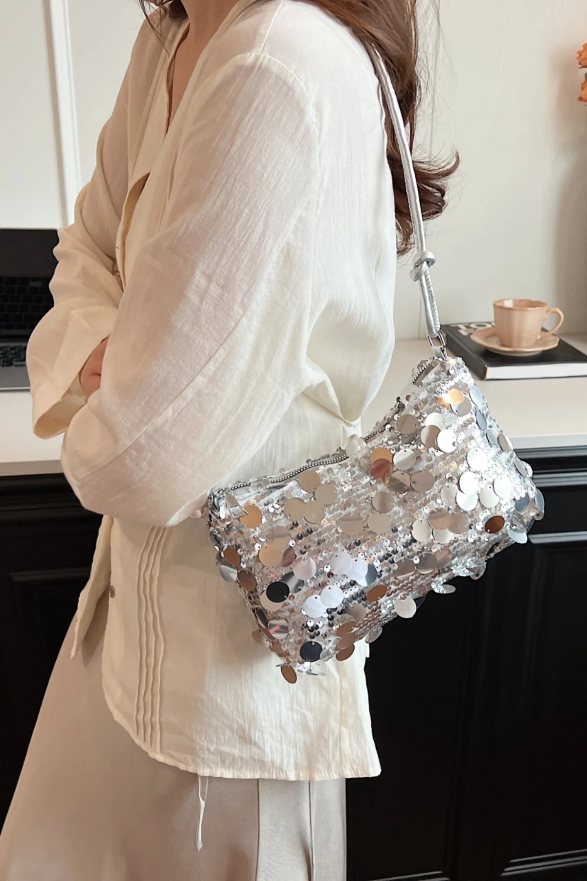 Sequin Knotted Straps Shoulder Bag - Image 3