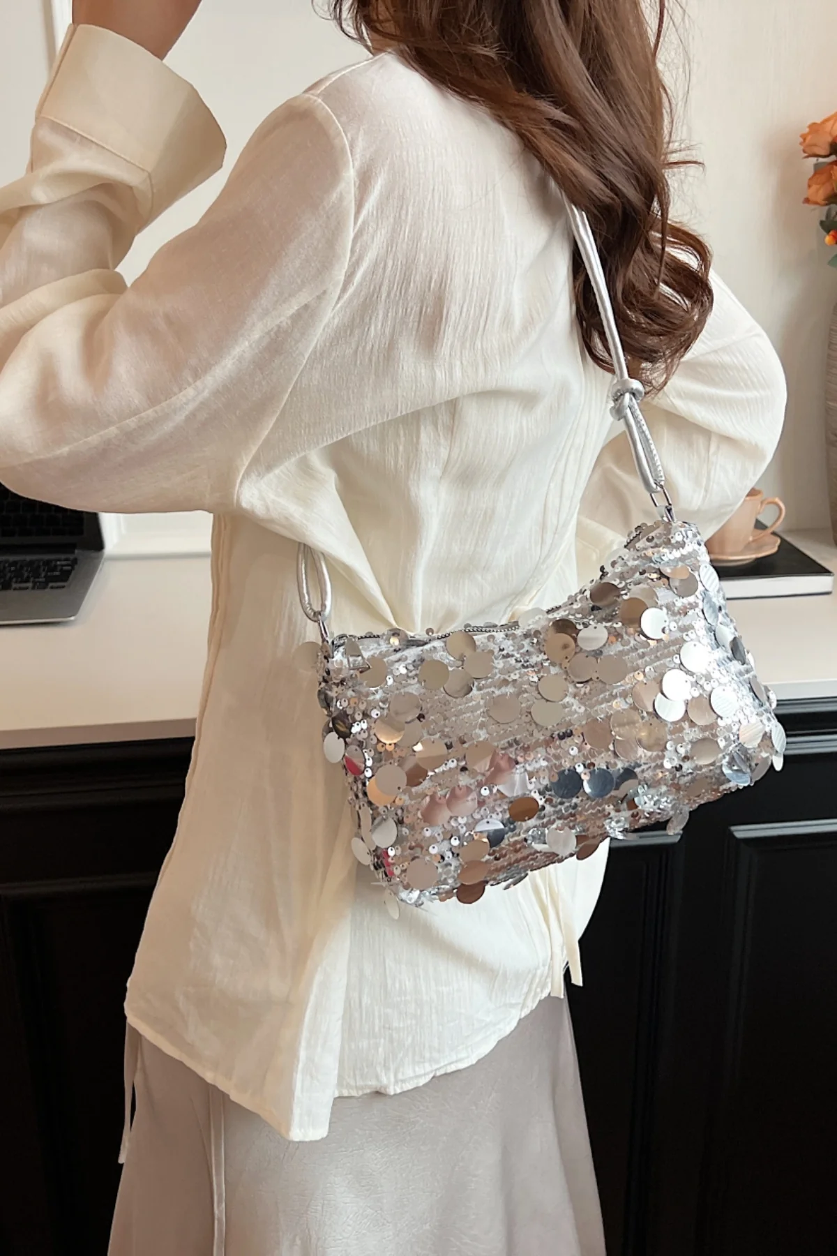 Sequin Knotted Straps Shoulder Bag - Image 5