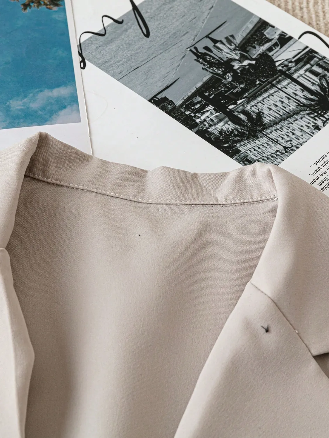 Short Sleeve Lapel Collar Solid Blazer - Image 3
