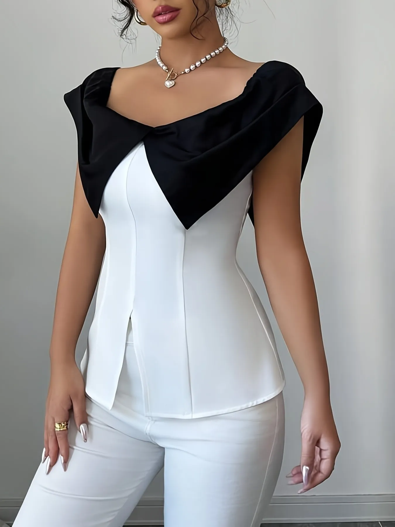 Slit Contrast Cap Sleeve Blouse - Image 4
