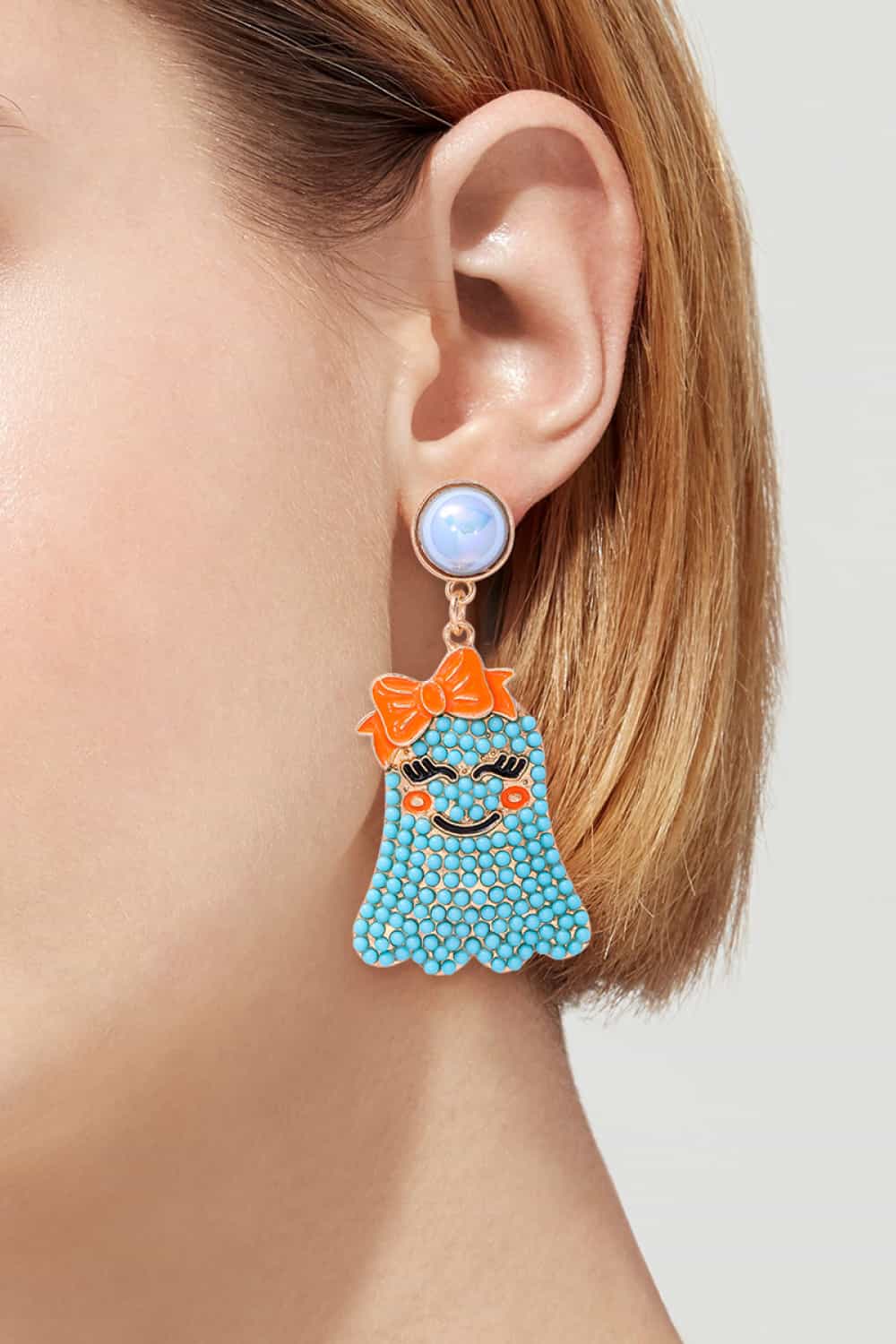 Smiling Ghost Shape Synthetic Pearl Earrings - Image 2